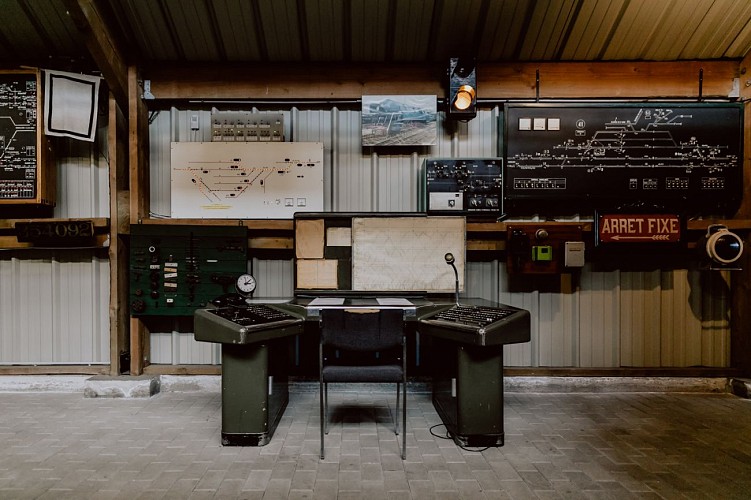 Salle de contrôle au Musée du chemin de fer à Vapeur à Viroinval