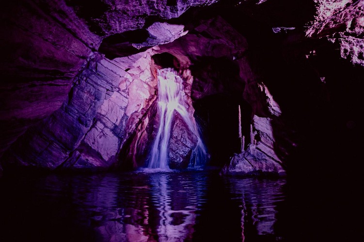 Spectacle son et lumière aux grottes de Neptune à Couvin