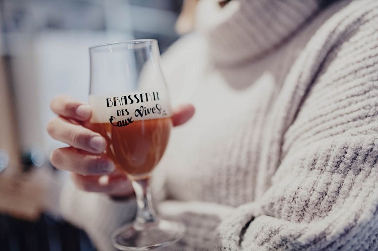 Verre de la Brasserie des Eaux Vives à Doische