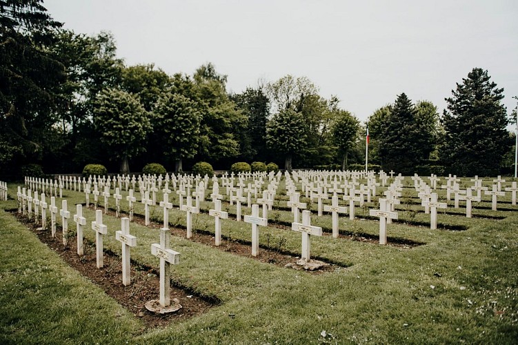 Tombes de soldats français au Cimetière de Collarmont à Anderlues