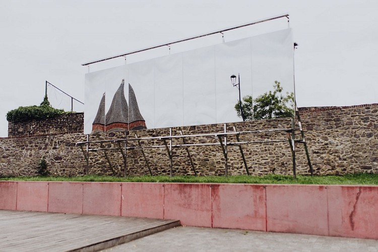 Current Art in Medieval Land in Thuin