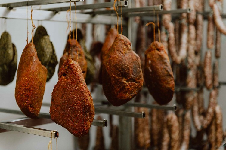 Verwerkt vlees in Shop Bouyard & Cie in Chimay