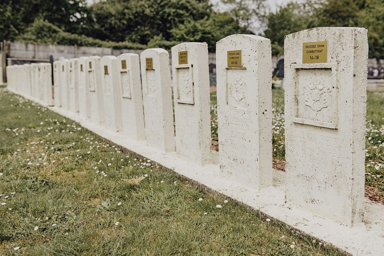 Erquelinnes' military cemetery