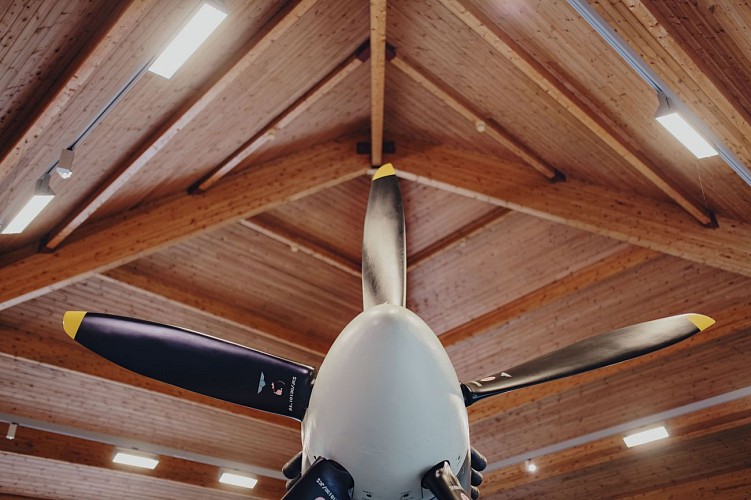 Hélices d'un avion au Musée Spitfire à Florennes