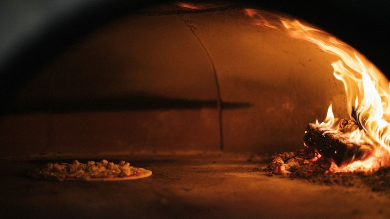 Pizza cuite au feu de bois - La Moda à Walcourt