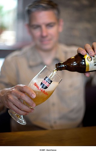 Dégustation d'une bière ADA