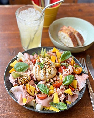 353800559_739025951562174_7832125649380763933_n