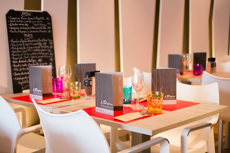 160831_orpheo-santarelli-tables