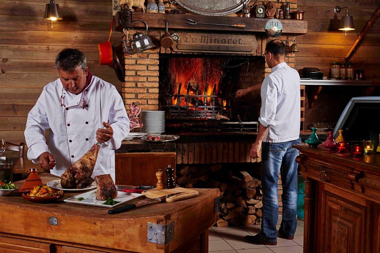 47683701_1888396294543543_5380928628374634496_n