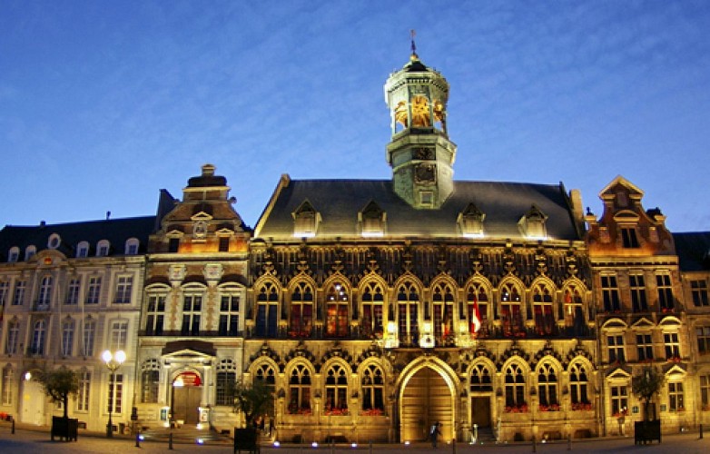 Das Rathaus von Mons