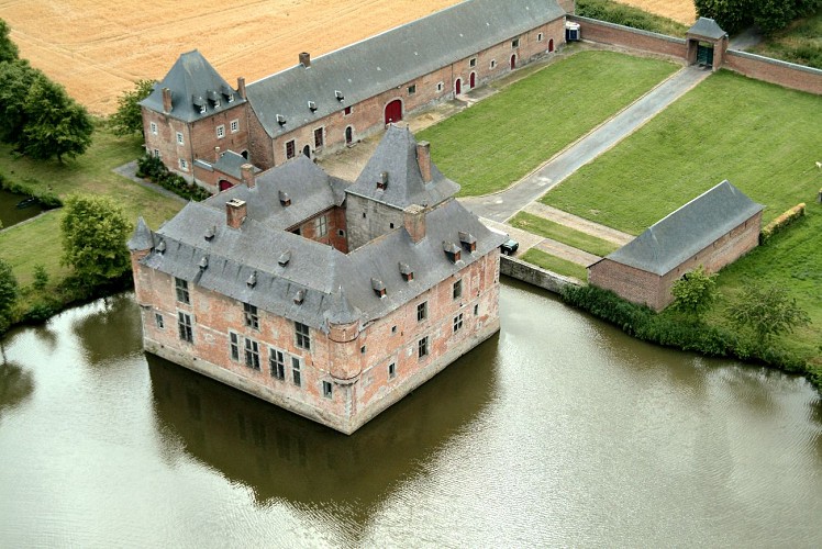 Chateau Fernelmont (c)aerialmedia
