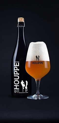 Houppe bouteille et verre plein