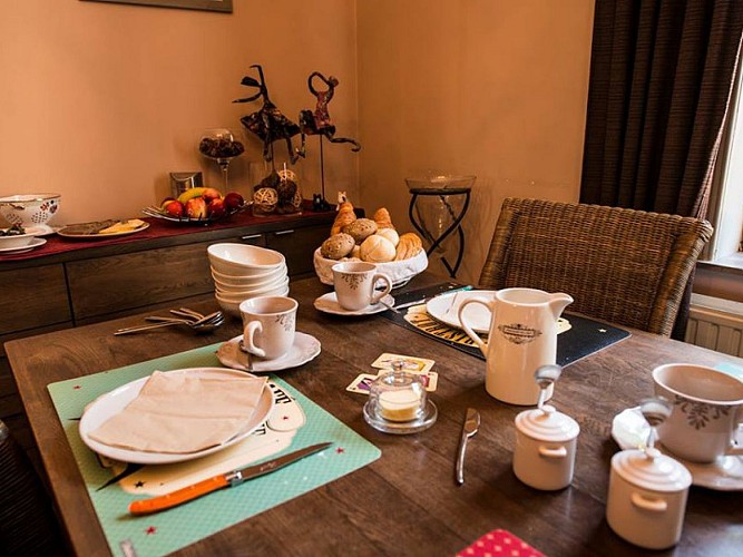 Auplaisir-chambrecolonelmoutarde03