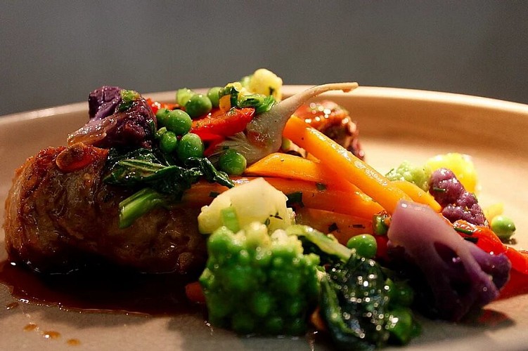 Ffeb38_5f2b56d22fed46bb98b25e65a8299c42_mv2