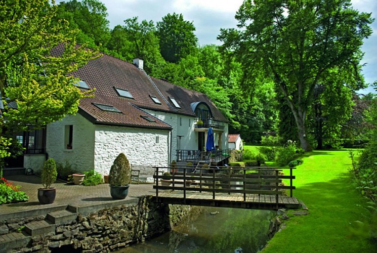 L'Eau Vive restaurant à Arbre