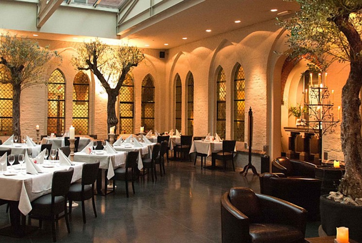 Couvent_bethleem_restaurant_patio