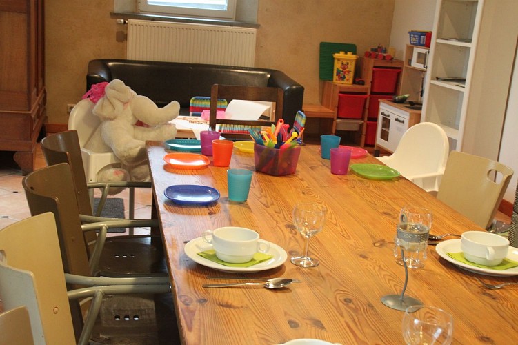 Ferme Margo Pyrus - table enfants