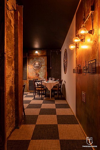 Restaurant le thème couloir (c) Gilles Lemoine