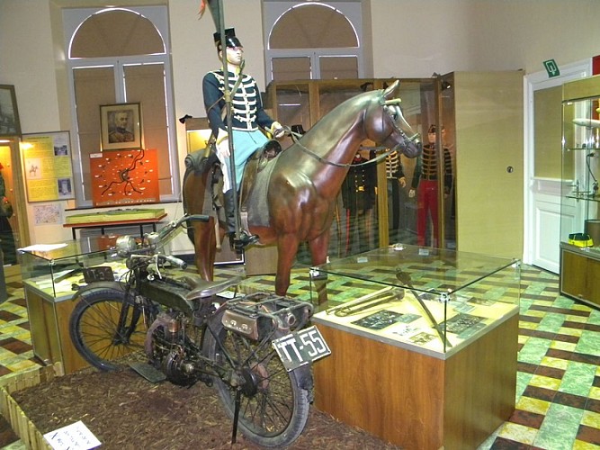 Maison du Souvenir - Cavalier FONCK et Moto FN (c)