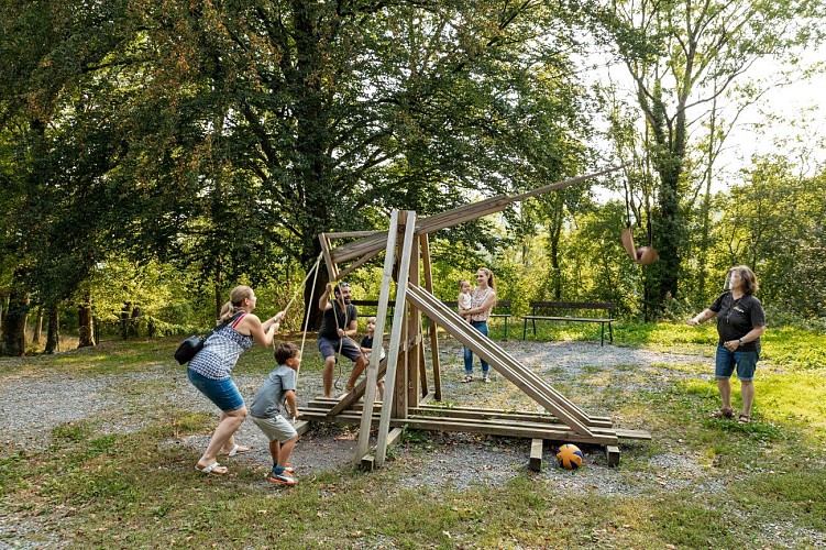 Château Fort de Palogne - Ruines - Catapulte