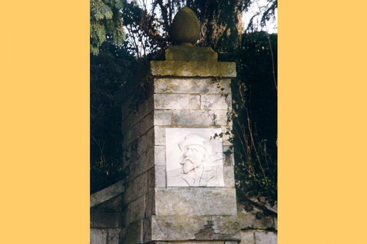 Monument Henri Simon