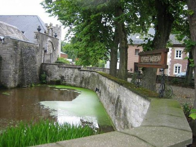 Raeren burg 17 c eastbelgium.com