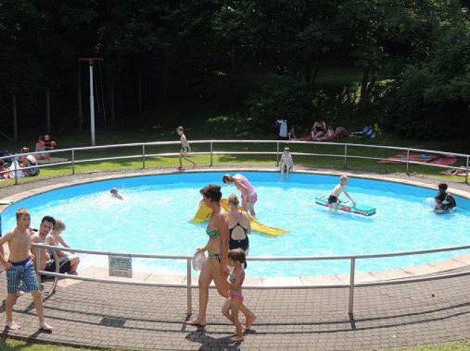 Outdoor-pool-mon-repos