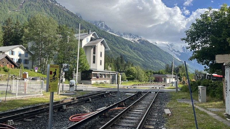 Arrêt SNCF - Les Tines