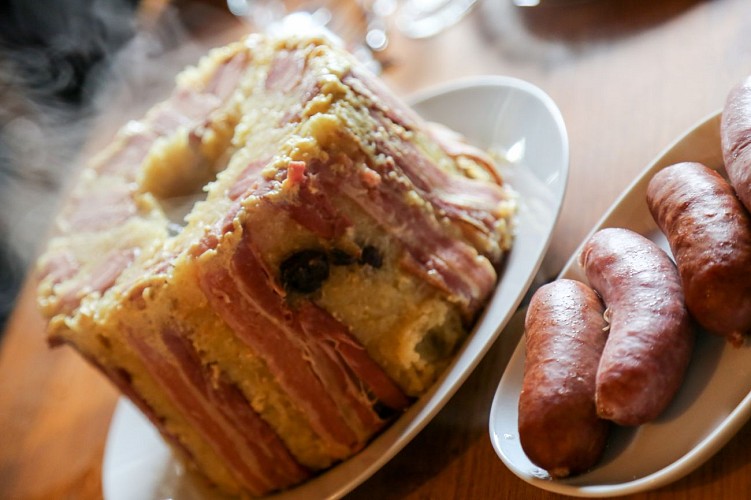 Imbiss am Dard-Wasserfall