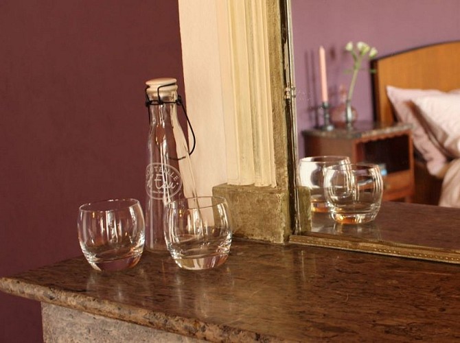 HLO_MaDamenFrance_Monclar_chambre Françoise_eau