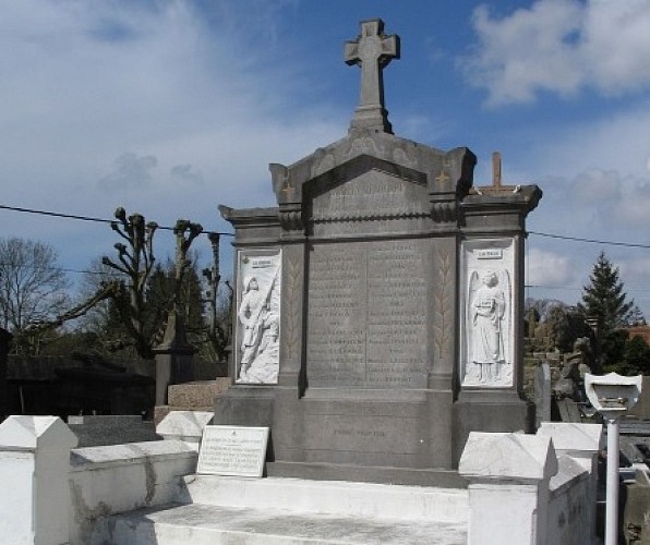 Monument Aux Morts
