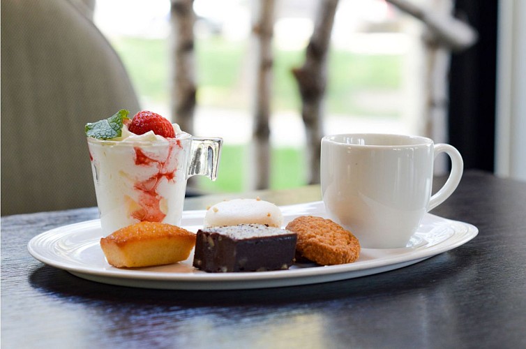 Le Café Barrière (Bar & encas)