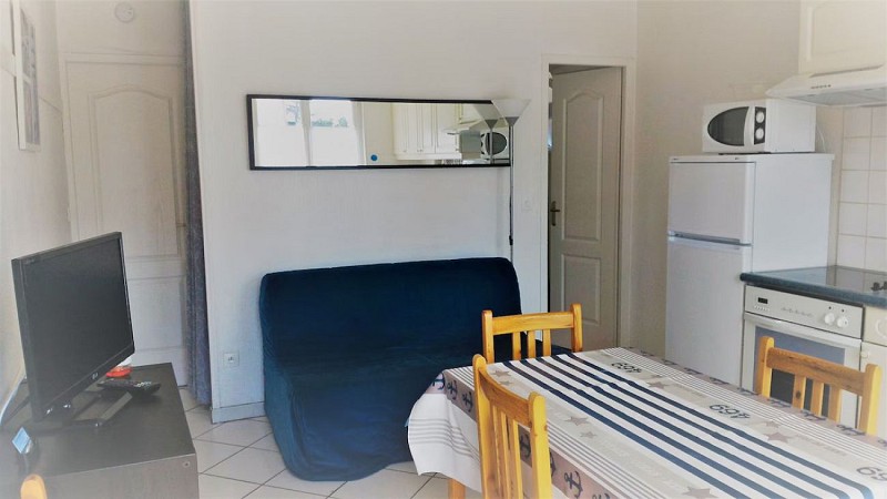 N°2192 - M. Cambronne Olivier