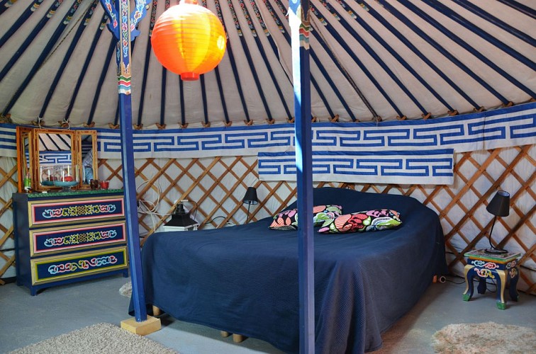 Yourtes -  La fontaine fleurie