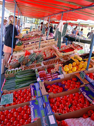 MARCHÉS, GRAND FRAIS