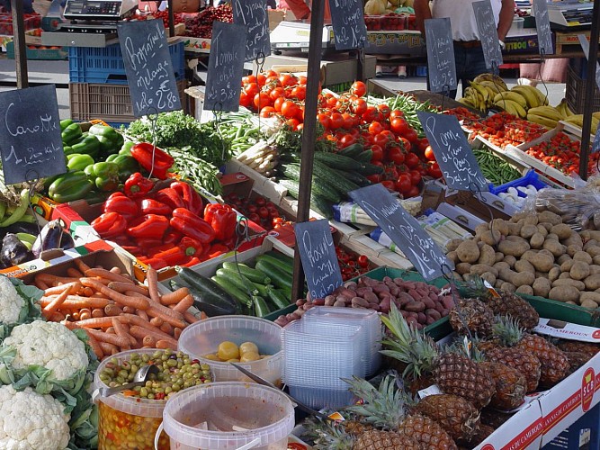 MARCHÉS, GRAND FRAIS