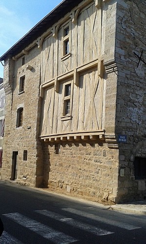 Charroux - Vienne - Maison à pans de bois