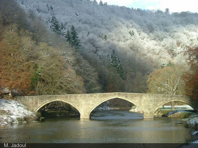 Bridge of Cordemoy or pont de la poulie