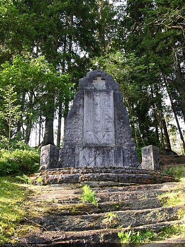 Mémorial des Maquisards - MT.Bouillon en Ardenne.JPG