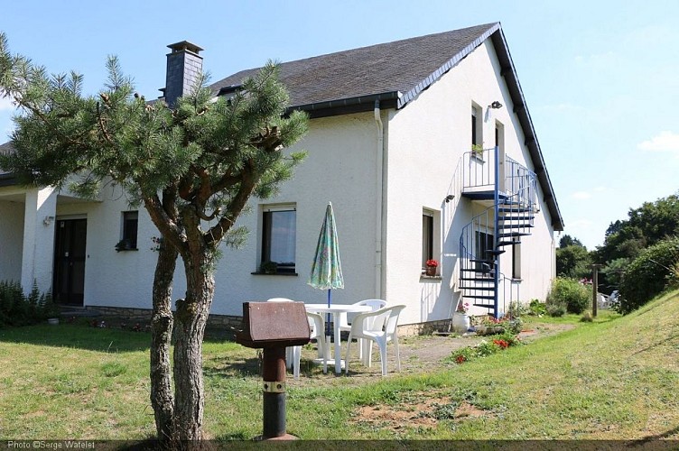 Balcon, terrasse et BBQ.jpg