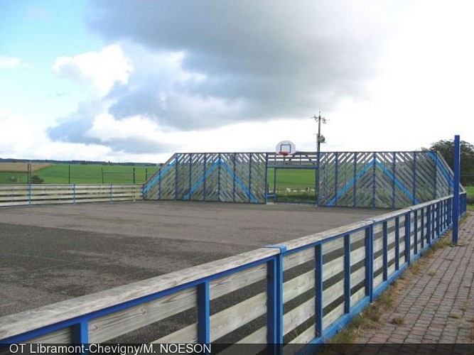 Sainte-Marie-Chevigny: terrain mutlisports