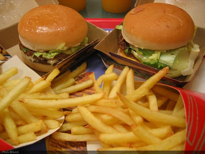 Quick_Burger_hamburgers_and_fries.jpg