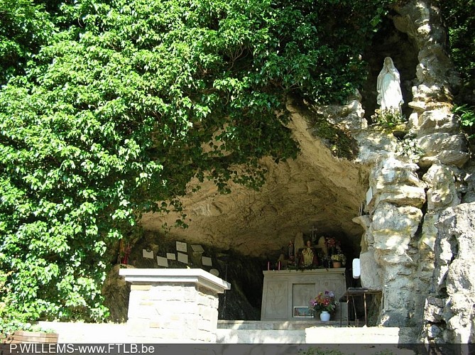 Hameau de Wyompont et Grotte Notre-Dame de Lourdes