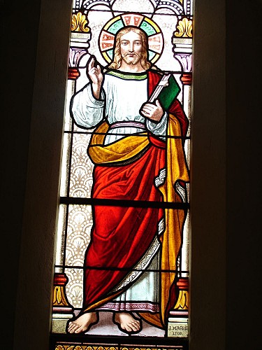 Joncy : Vitrail axial