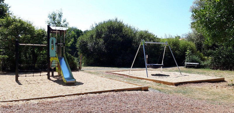 AIRE DE JEUX DES ARNAUDIERES