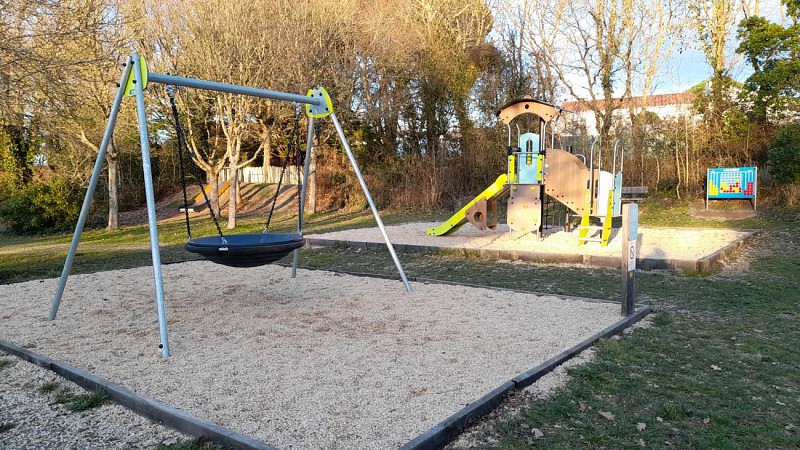 AIRE DE JEUX DES ARNAUDIERES