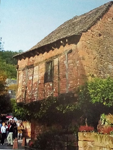 Maison de la Sirène, avec reconstitution d'un intérieur d'autrefois (Collonges la Rouge)