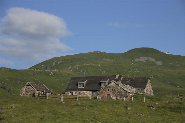 Plomb du Cantal et Col de Prat de Bouc