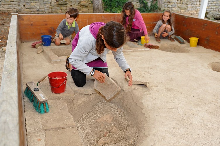 Des archéologues en herbe !