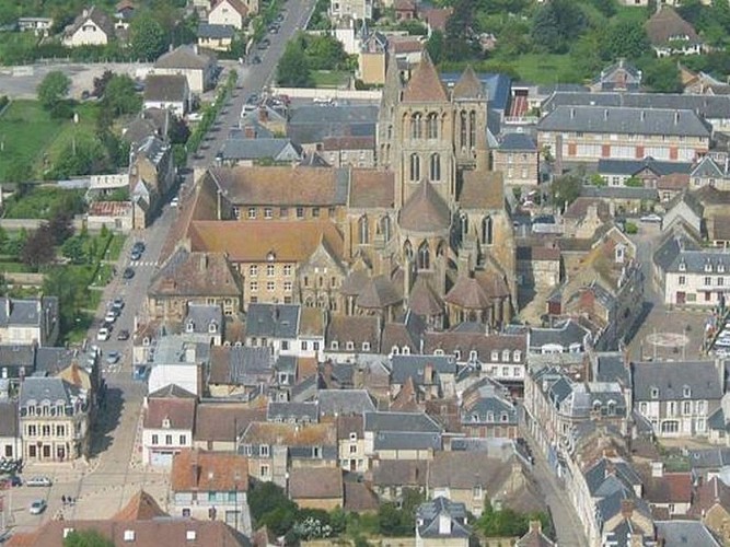 Visite de Saint-Pierre-sur-Dives avec smartphone